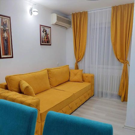 City Lux Square Apartments Skopje Buitenkant foto