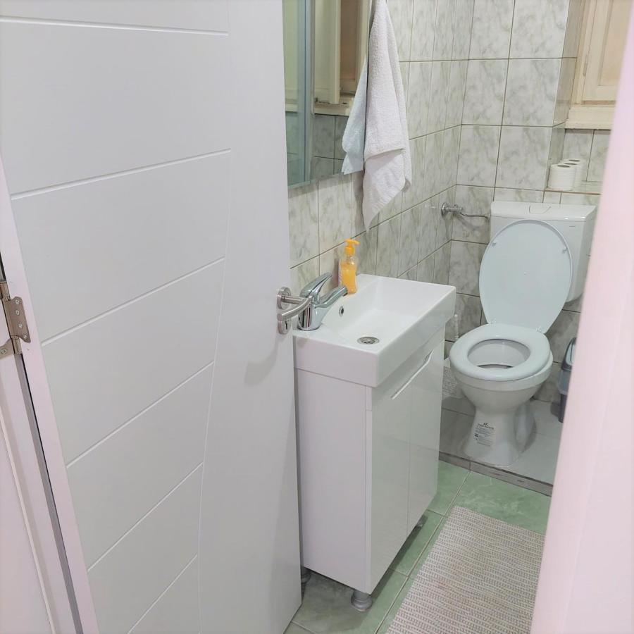 City Lux Square Apartments Skopje Buitenkant foto