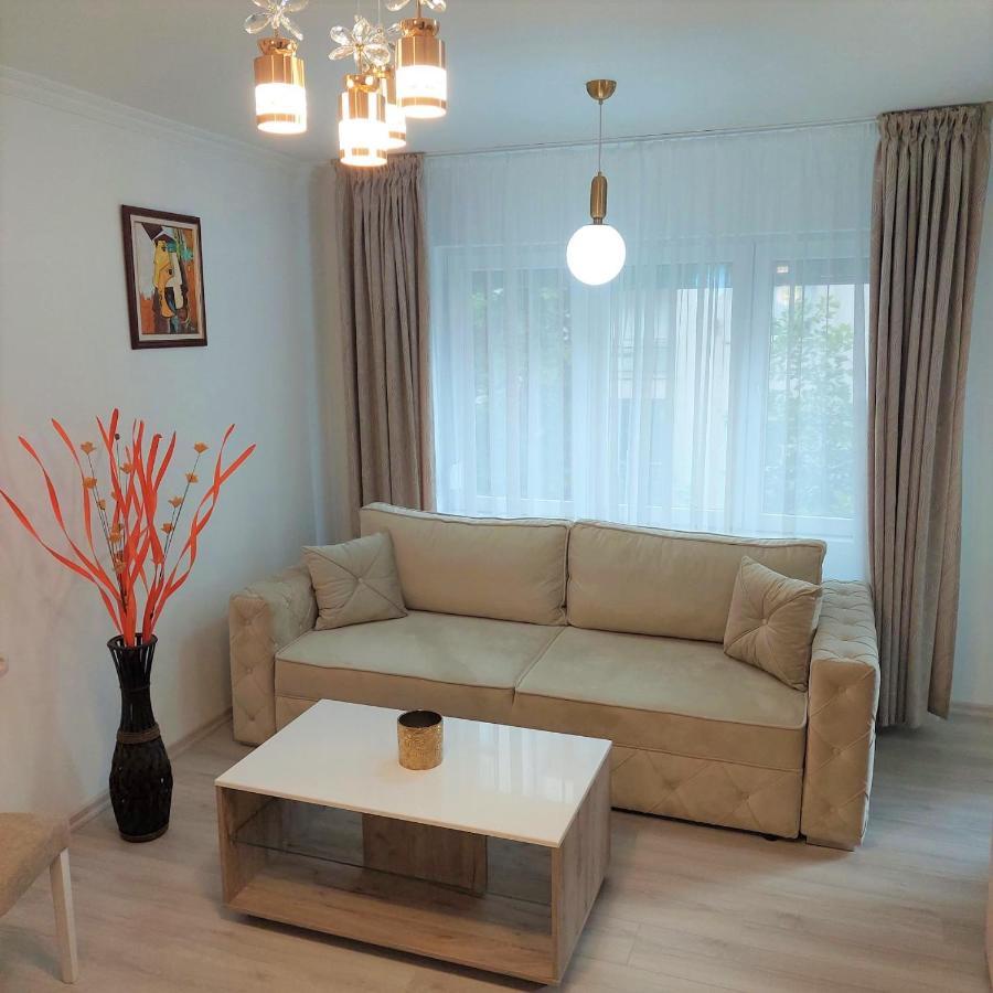 City Lux Square Apartments Skopje Buitenkant foto
