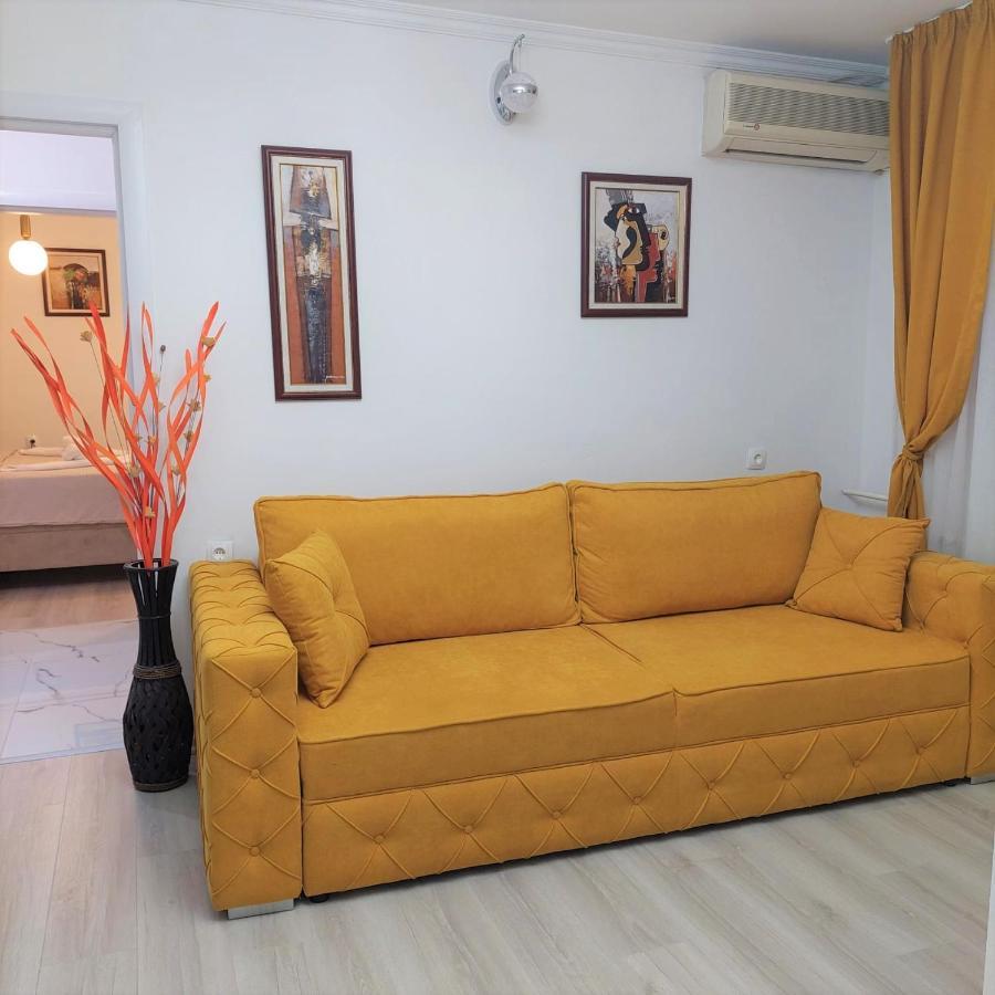 City Lux Square Apartments Skopje Buitenkant foto